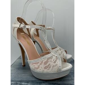 NEW DREAM PAIRS Women's Swan Heels White Size 7.5